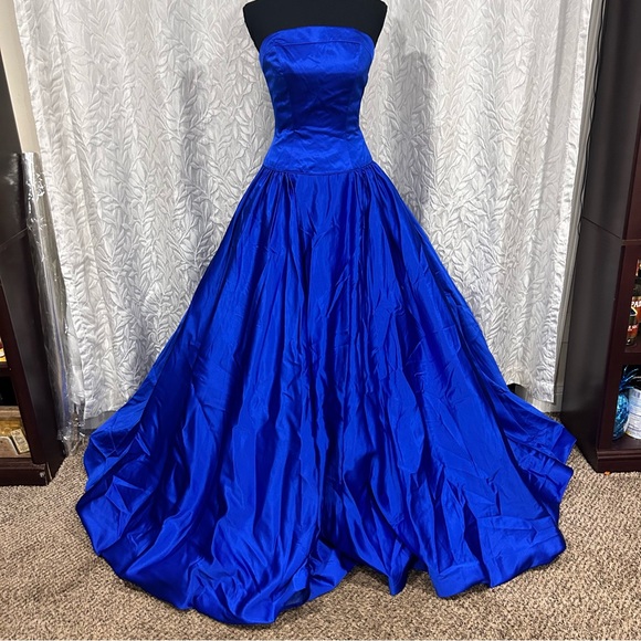 Royal blue strapless gown prom dress NWT size 2 - Picture 3 of 14